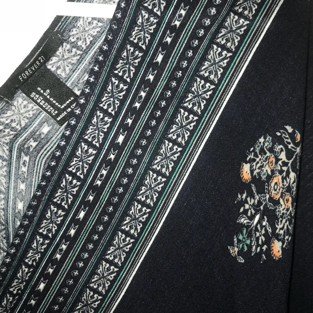 Cute navy printed tunic/cardigan from forever 21! - Picture 4 of 6